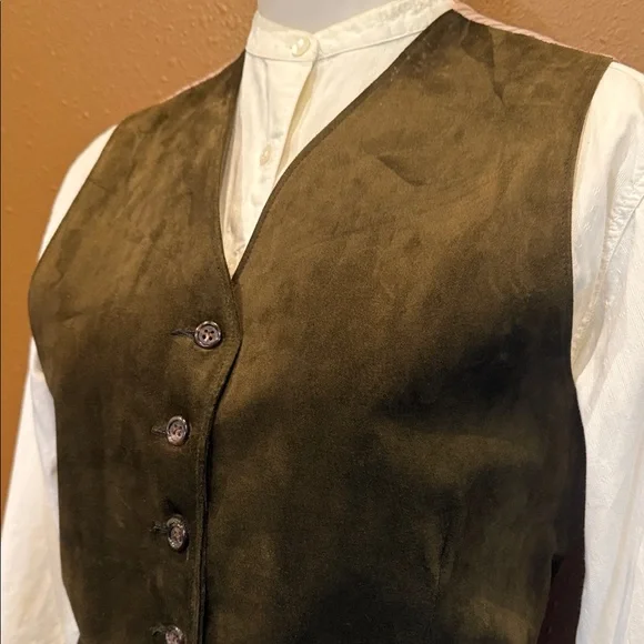 Territory Ahead Olive Green Suede Vest size medium - Picture 3 of 10